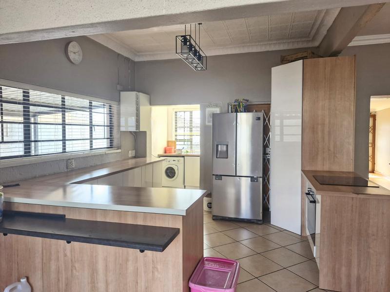 To Let 3 Bedroom Property for Rent in Highlands North Gauteng
