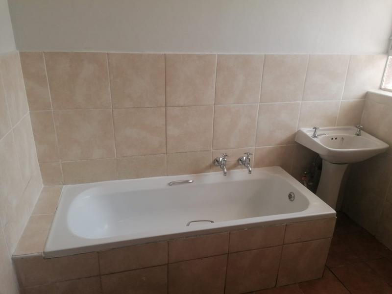 2 Bedroom Property for Sale in Florauna Gauteng