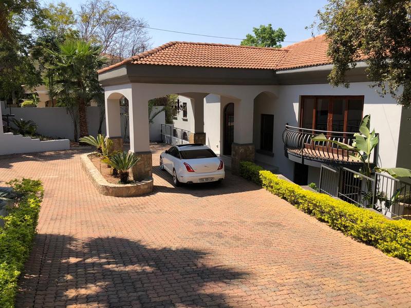 7 Bedroom Property for Sale in Waterkloof Ridge Gauteng