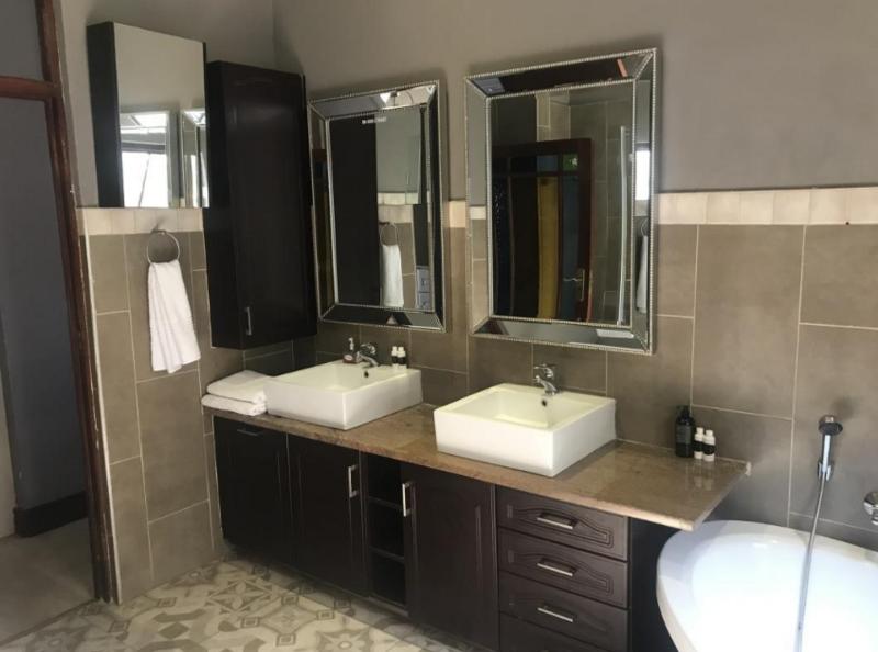 7 Bedroom Property for Sale in Waterkloof Ridge Gauteng
