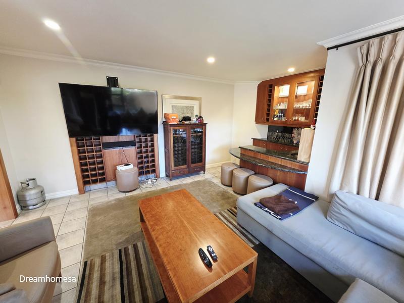 To Let 4 Bedroom Property for Rent in River Club Gauteng