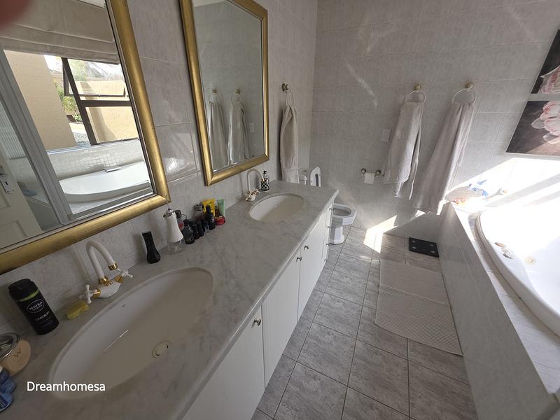 To Let 4 Bedroom Property for Rent in River Club Gauteng