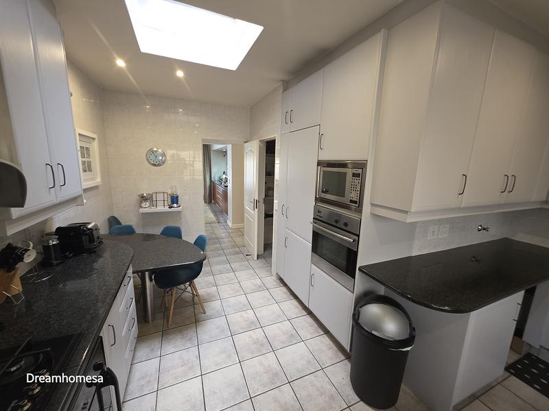 To Let 4 Bedroom Property for Rent in River Club Gauteng