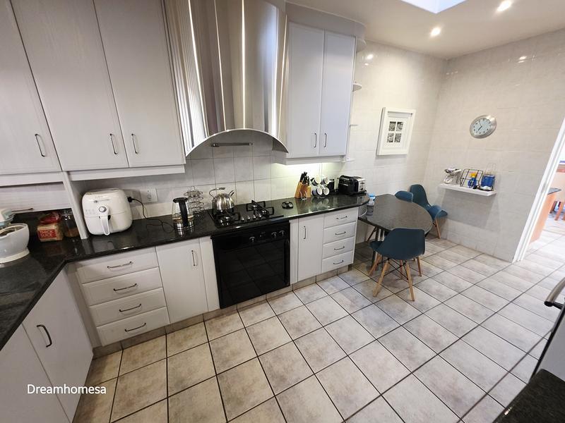 To Let 4 Bedroom Property for Rent in River Club Gauteng