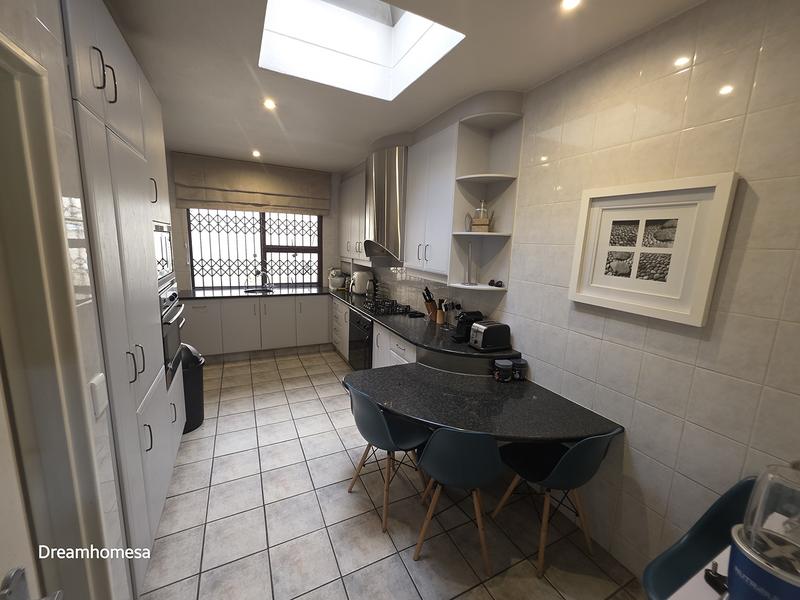 To Let 4 Bedroom Property for Rent in River Club Gauteng