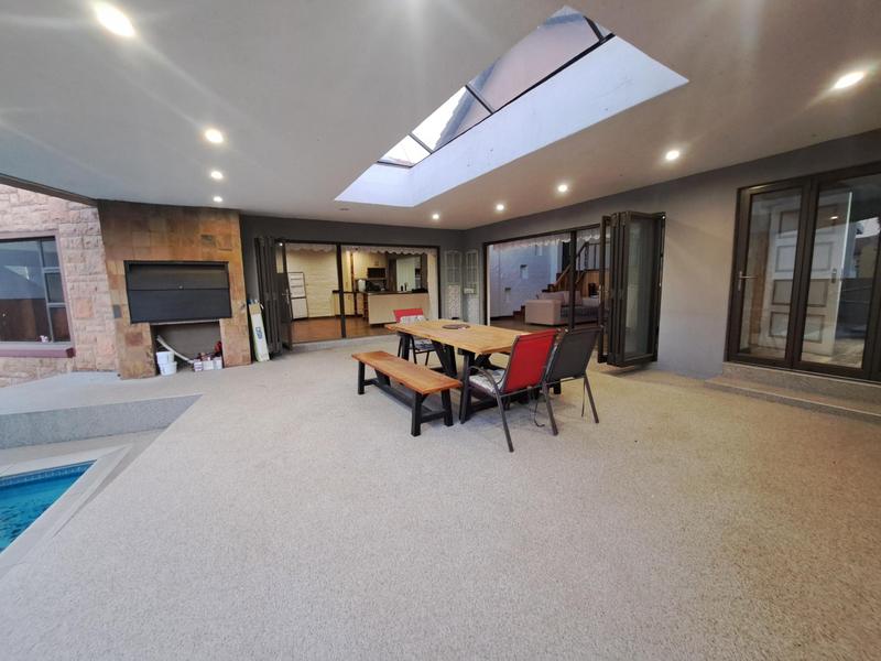 4 Bedroom Property for Sale in Stone Ridge Gauteng
