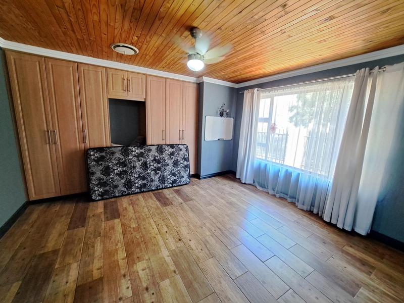 4 Bedroom Property for Sale in Stone Ridge Gauteng