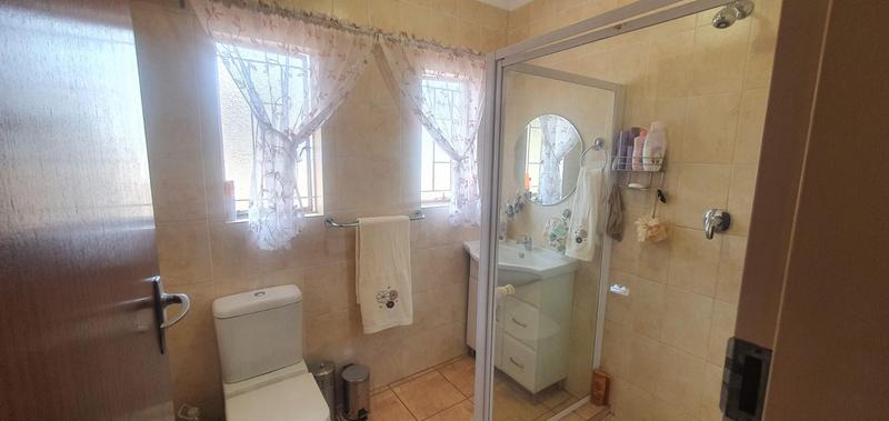 4 Bedroom Property for Sale in Pierre Van Ryneveld Gauteng