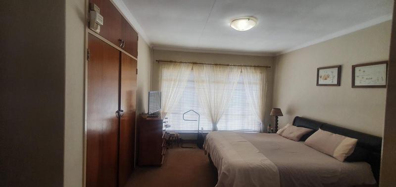 4 Bedroom Property for Sale in Pierre Van Ryneveld Gauteng