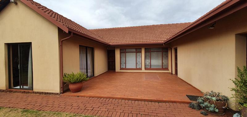 4 Bedroom Property for Sale in Pierre Van Ryneveld Gauteng