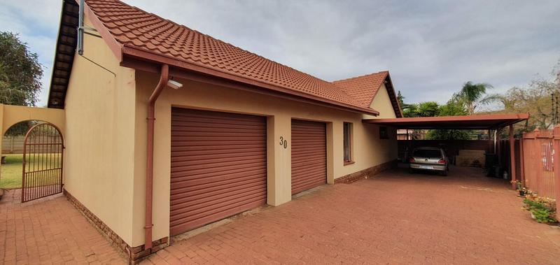 4 Bedroom Property for Sale in Pierre Van Ryneveld Gauteng