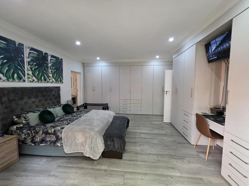 6 Bedroom Property for Sale in Montana Park Gauteng