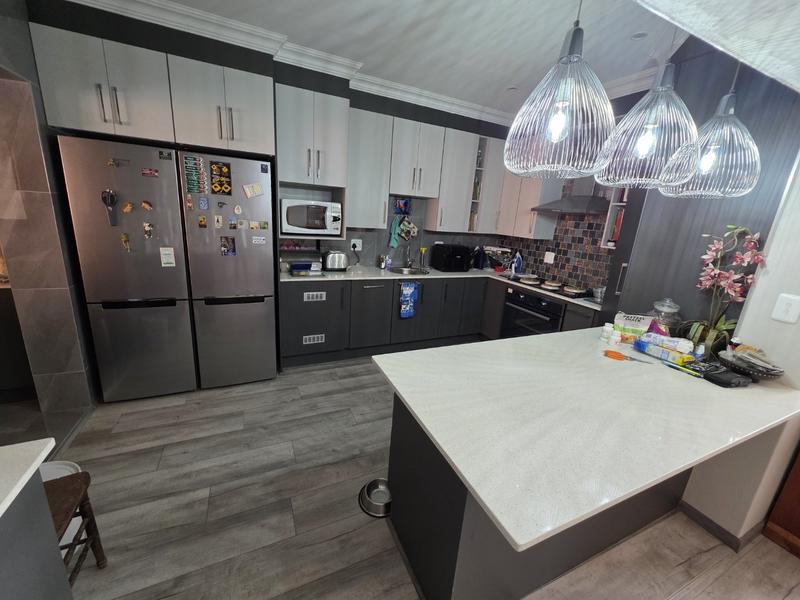6 Bedroom Property for Sale in Montana Park Gauteng