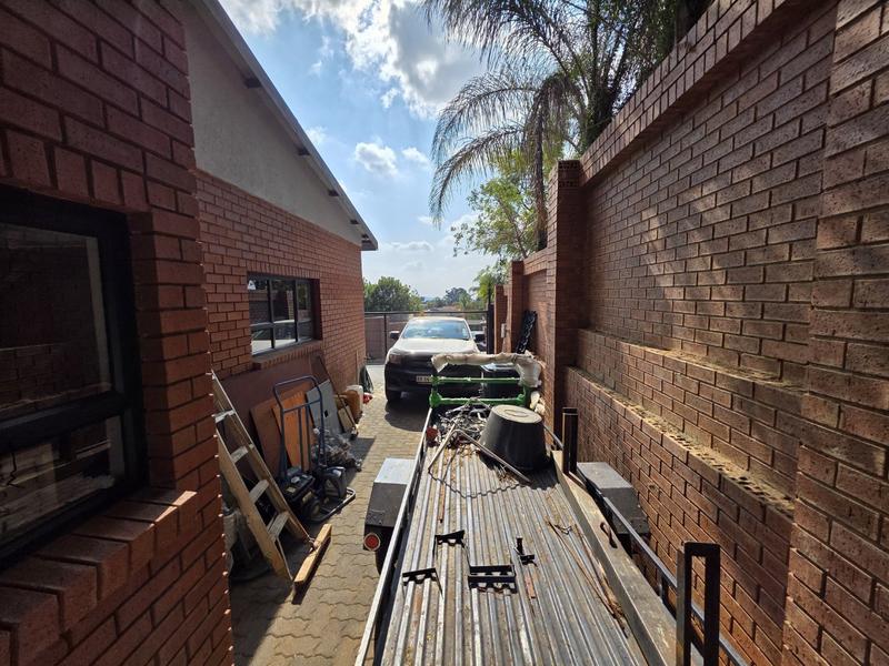 6 Bedroom Property for Sale in Montana Park Gauteng