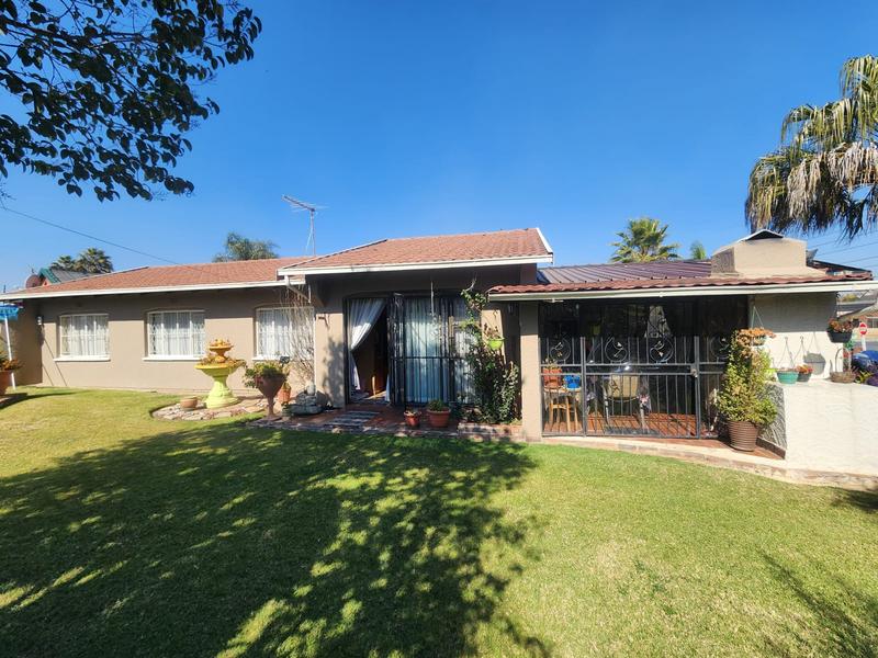 3 Bedroom Property for Sale in Verwoerdpark Gauteng