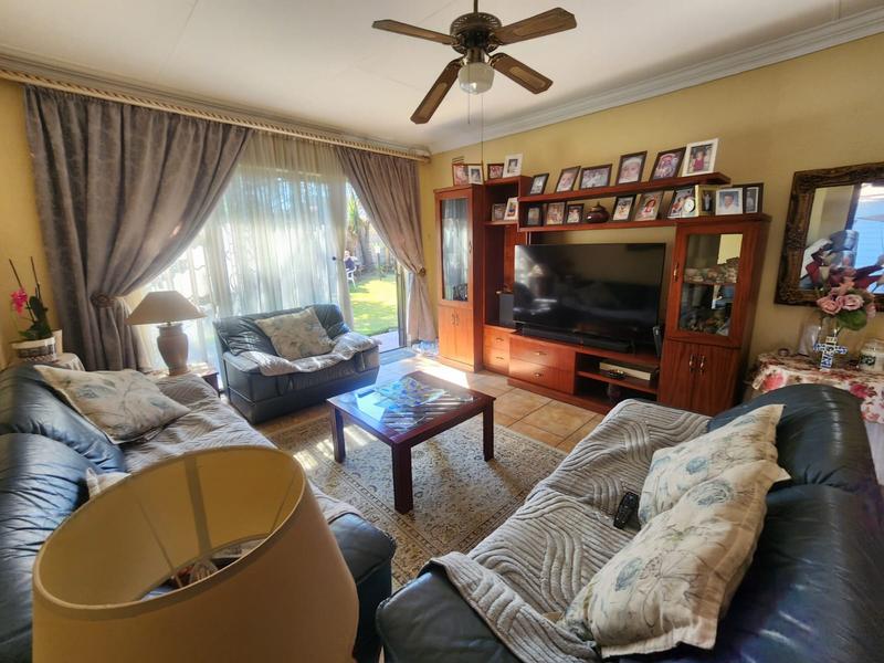 3 Bedroom Property for Sale in Verwoerdpark Gauteng