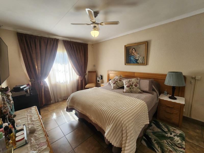 3 Bedroom Property for Sale in Verwoerdpark Gauteng