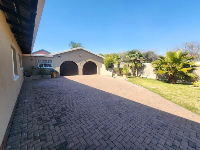 3 Bedroom Property for Sale in Verwoerdpark Gauteng