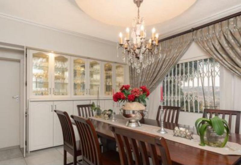 5 Bedroom Property for Sale in Glenvista Gauteng