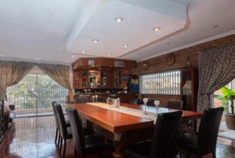 5 Bedroom Property for Sale in Glenvista Gauteng