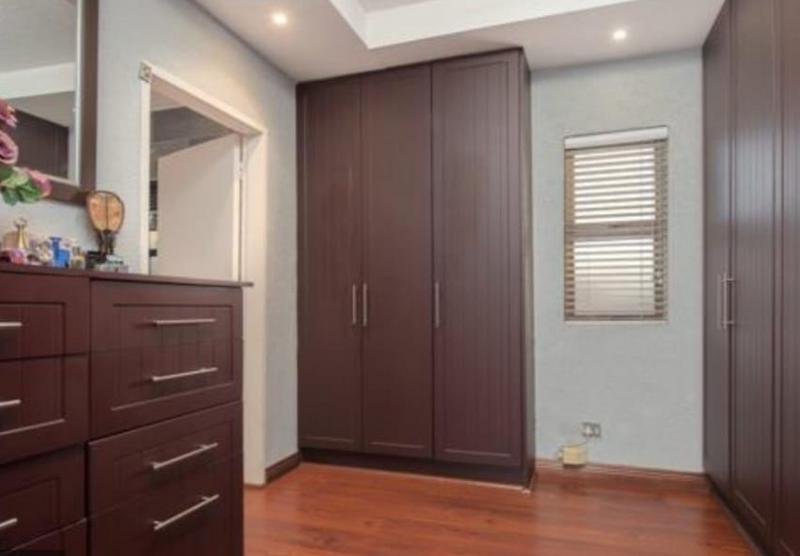 5 Bedroom Property for Sale in Glenvista Gauteng