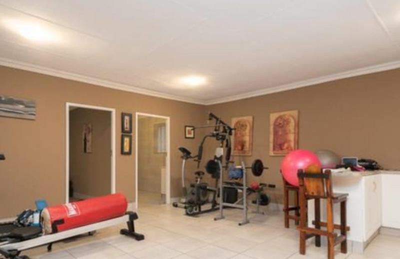5 Bedroom Property for Sale in Glenvista Gauteng