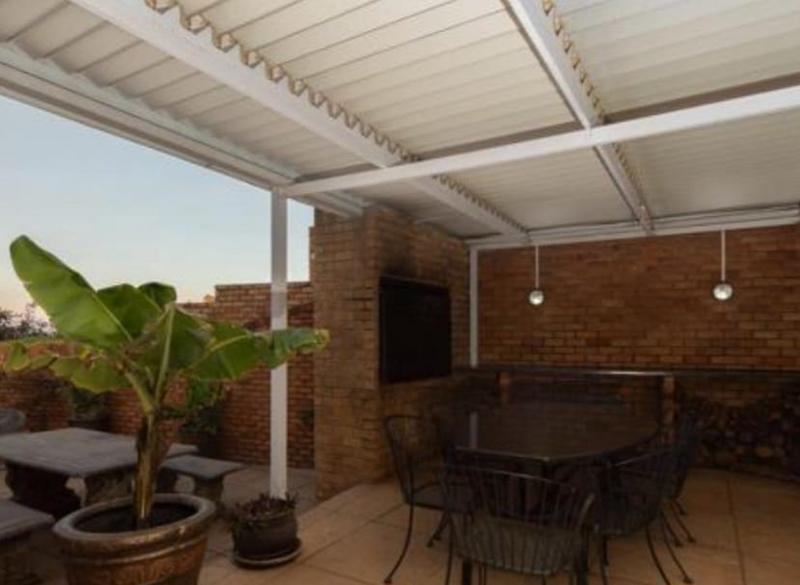 5 Bedroom Property for Sale in Glenvista Gauteng