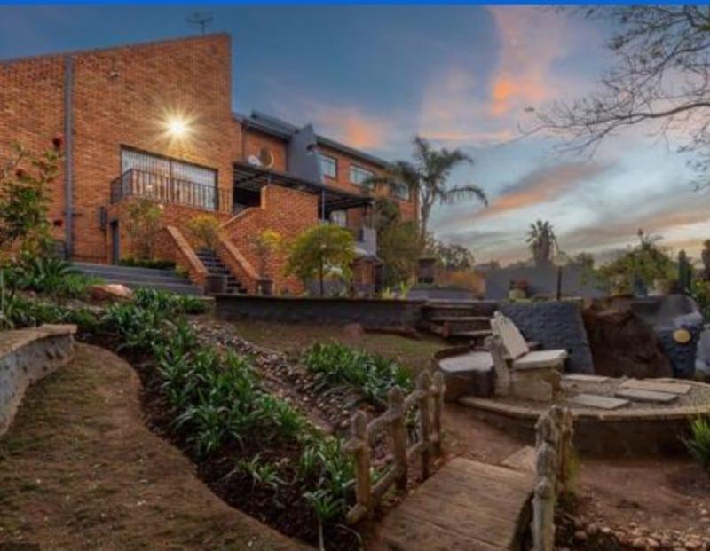 5 Bedroom Property for Sale in Glenvista Gauteng