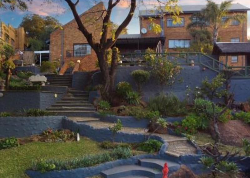 5 Bedroom Property for Sale in Glenvista Gauteng