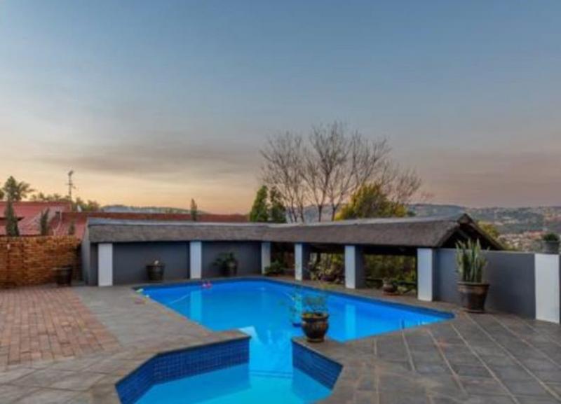 5 Bedroom Property for Sale in Glenvista Gauteng