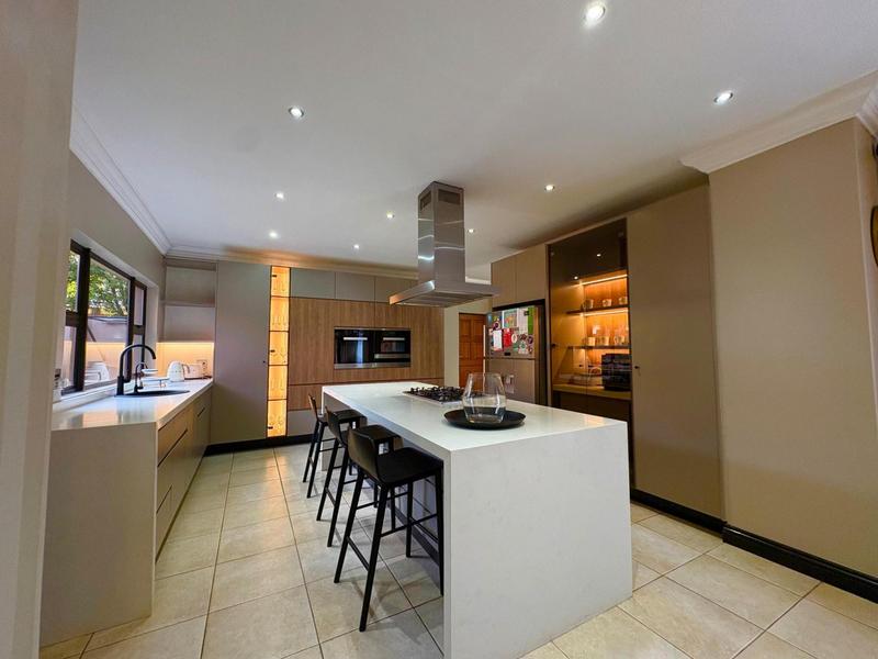 7 Bedroom Property for Sale in Midstream Estate Gauteng