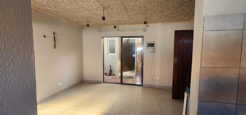 5 Bedroom Property for Sale in Danville Ext 5 Gauteng