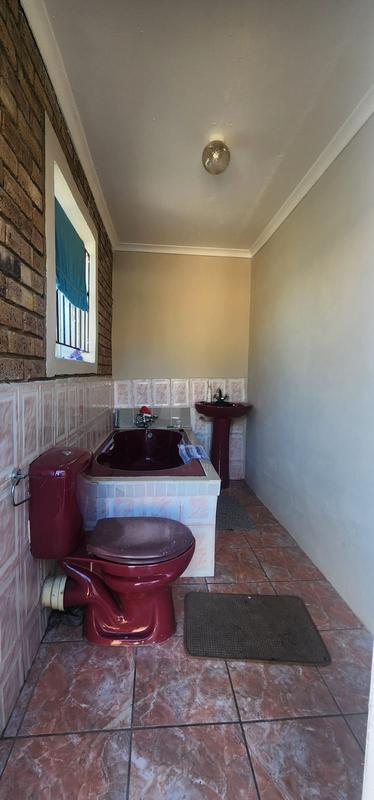 5 Bedroom Property for Sale in Danville Ext 5 Gauteng