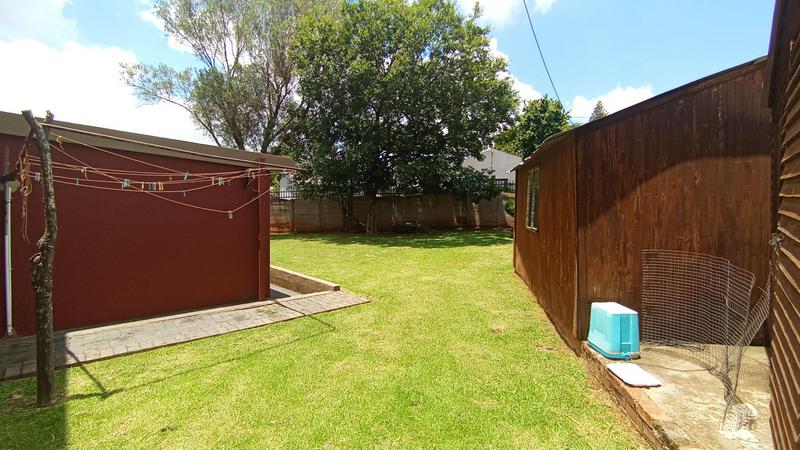 5 Bedroom Property for Sale in Rooihuiskraal Gauteng