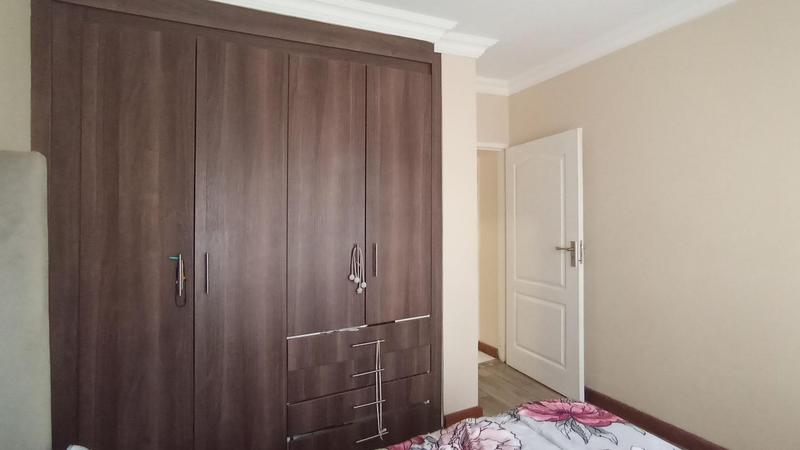 5 Bedroom Property for Sale in Rooihuiskraal Gauteng