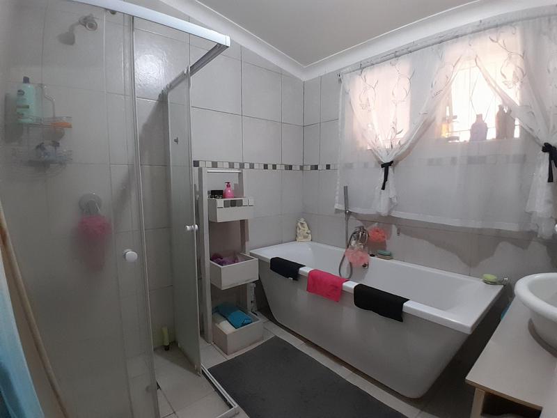 4 Bedroom Property for Sale in Valhalla Gauteng