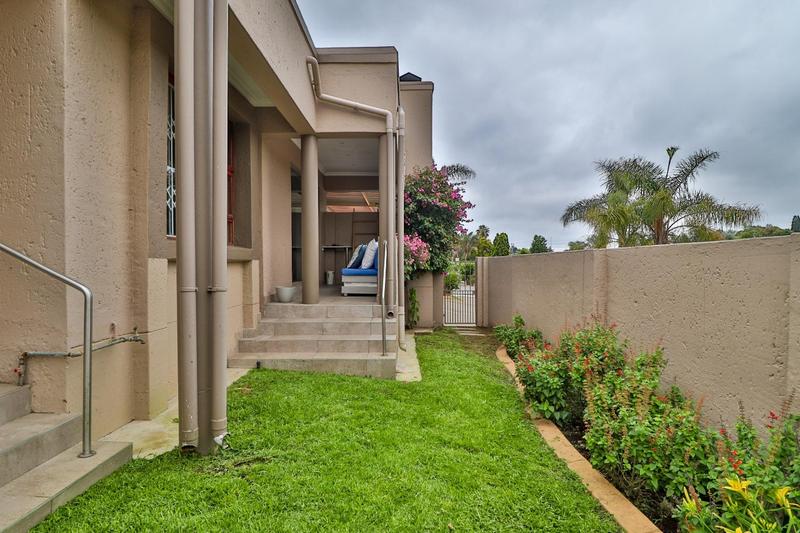 To Let 2 Bedroom Property for Rent in Marais Steyn Park Gauteng