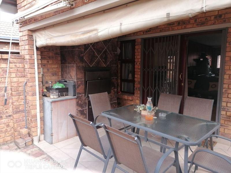 2 Bedroom Property for Sale in Bartlett Gauteng
