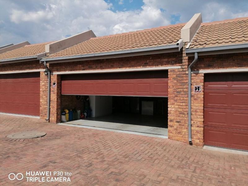 2 Bedroom Property for Sale in Bartlett Gauteng