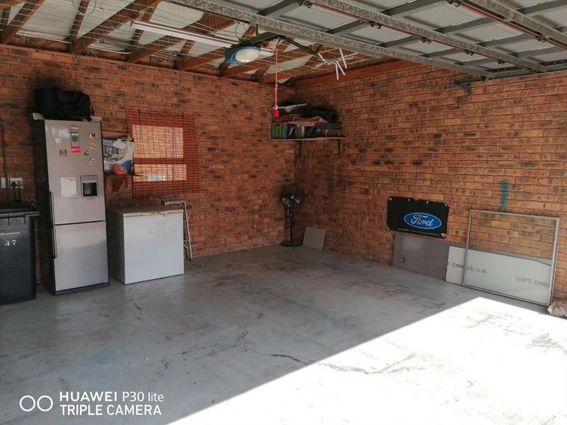 2 Bedroom Property for Sale in Bartlett Gauteng