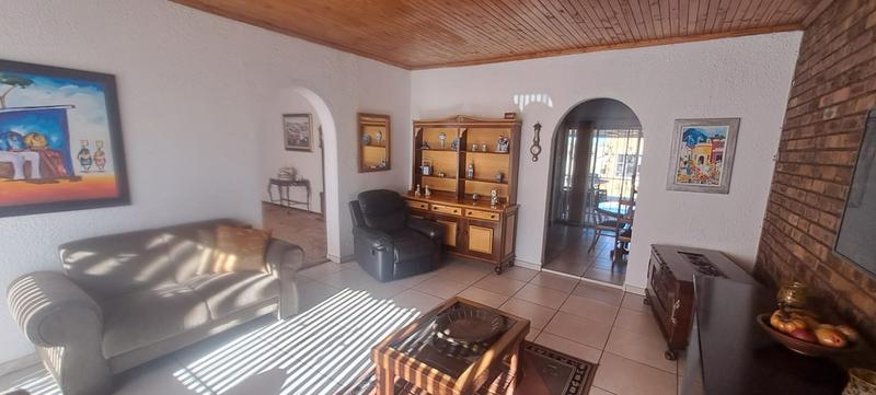 5 Bedroom Property for Sale in Elspark Gauteng