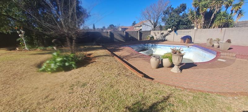 5 Bedroom Property for Sale in Elspark Gauteng