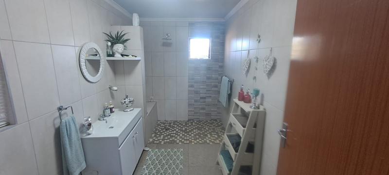 5 Bedroom Property for Sale in Elspark Gauteng