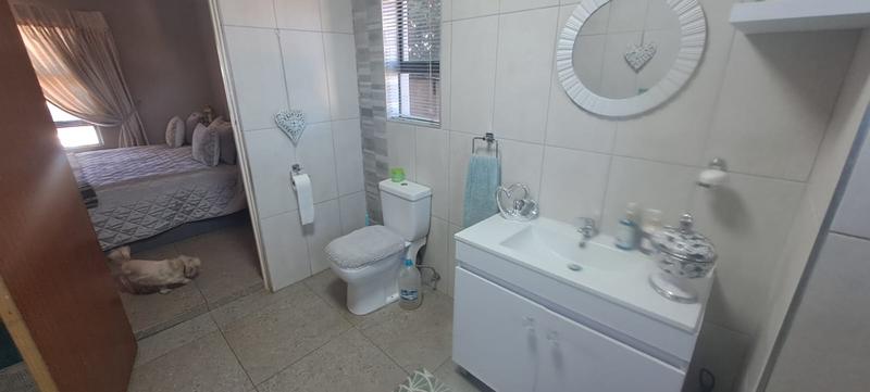 5 Bedroom Property for Sale in Elspark Gauteng