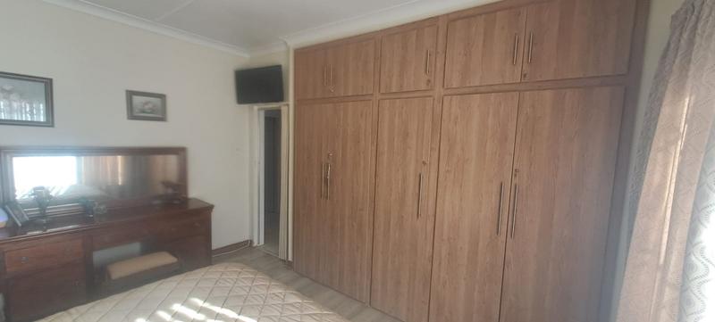 5 Bedroom Property for Sale in Elspark Gauteng
