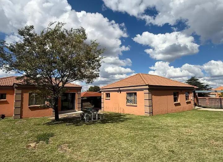 To Let 3 Bedroom Property for Rent in Johannesburg Gauteng