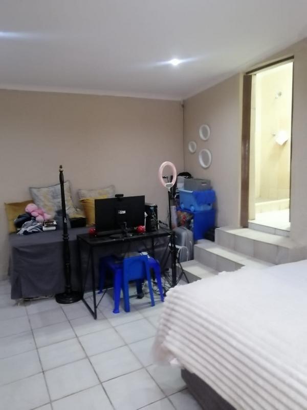 To Let 1 Bedroom Property for Rent in Kensington Gauteng