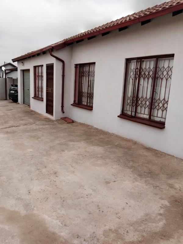 3 Bedroom Property for Sale in Vosloorus Gauteng