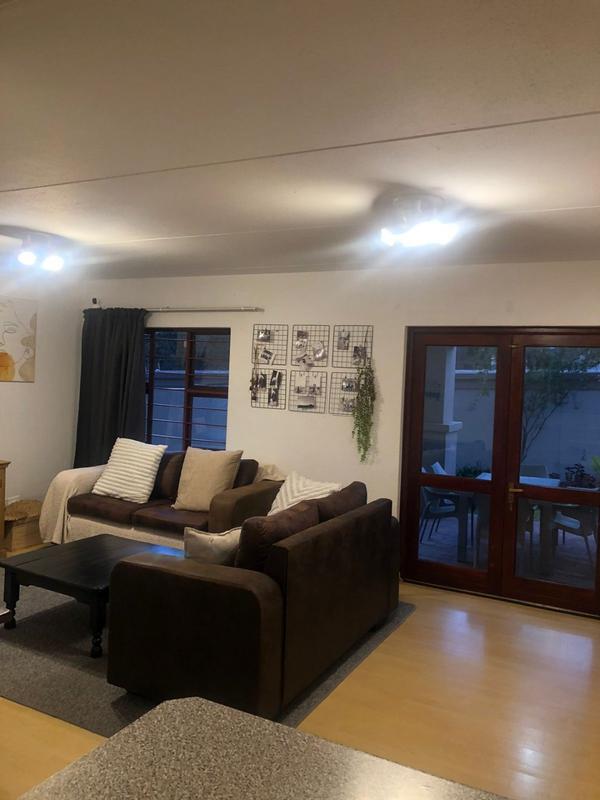To Let 2 Bedroom Property for Rent in Lonehill Gauteng