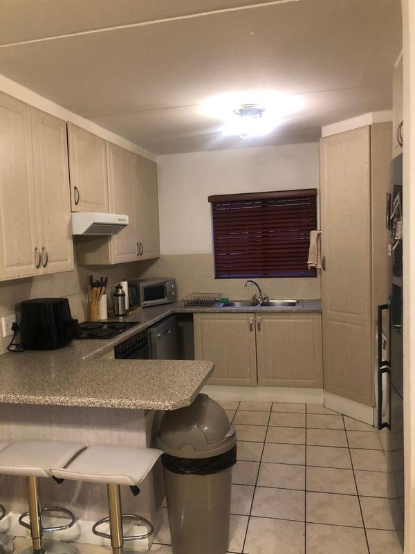 To Let 2 Bedroom Property for Rent in Lonehill Gauteng